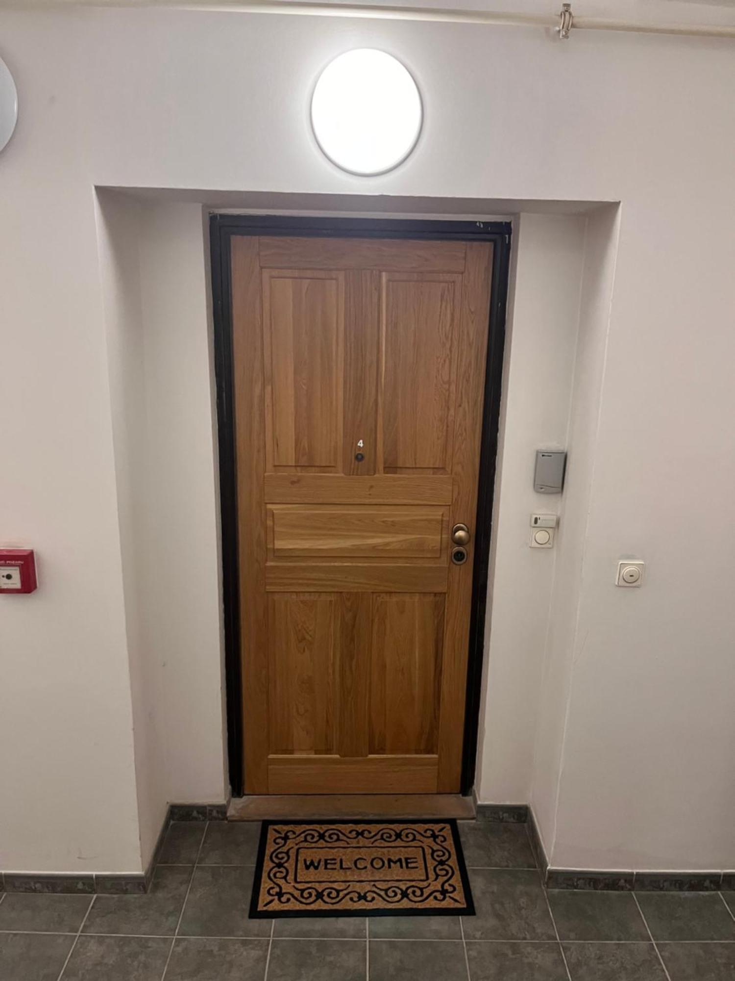 City Centre Apartment With Parking Praga Exterior foto