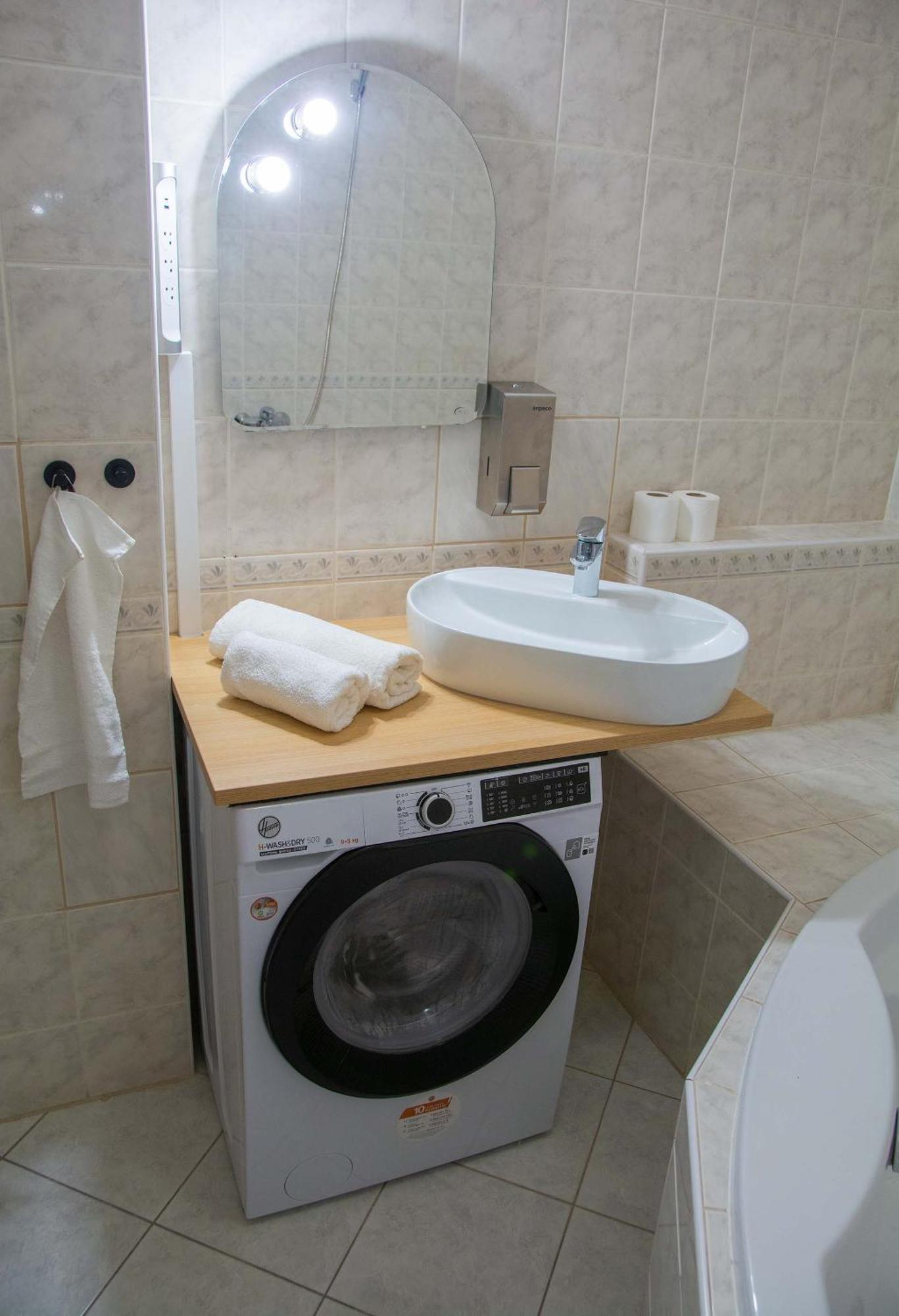 City Centre Apartment With Parking Praga Exterior foto